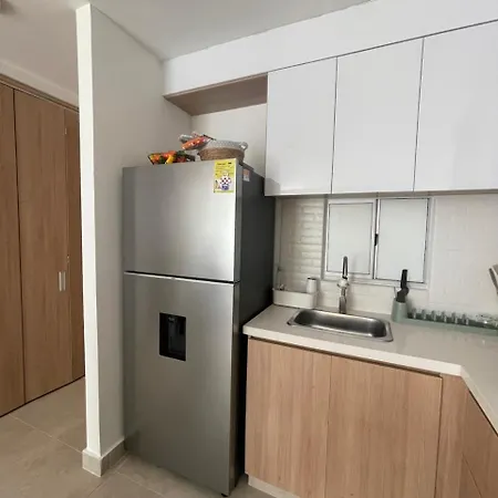 En Cartagena, Cerca A La Playa, Serena Del Mar, Acogedor Y Moderno Apartamento