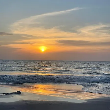 En Cartagena, Cerca A La Playa, Serena Del Mar, Acogedor Y Moderno Cartagena