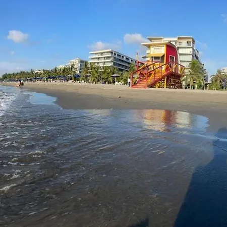 En Cartagena, Cerca A La Playa, Serena Del Mar, Acogedor Y Moderno Apartamento